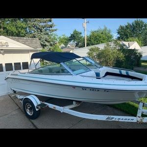 17ft SeaRay Boat.